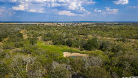 916 County Road 421 Waelder TX 78959