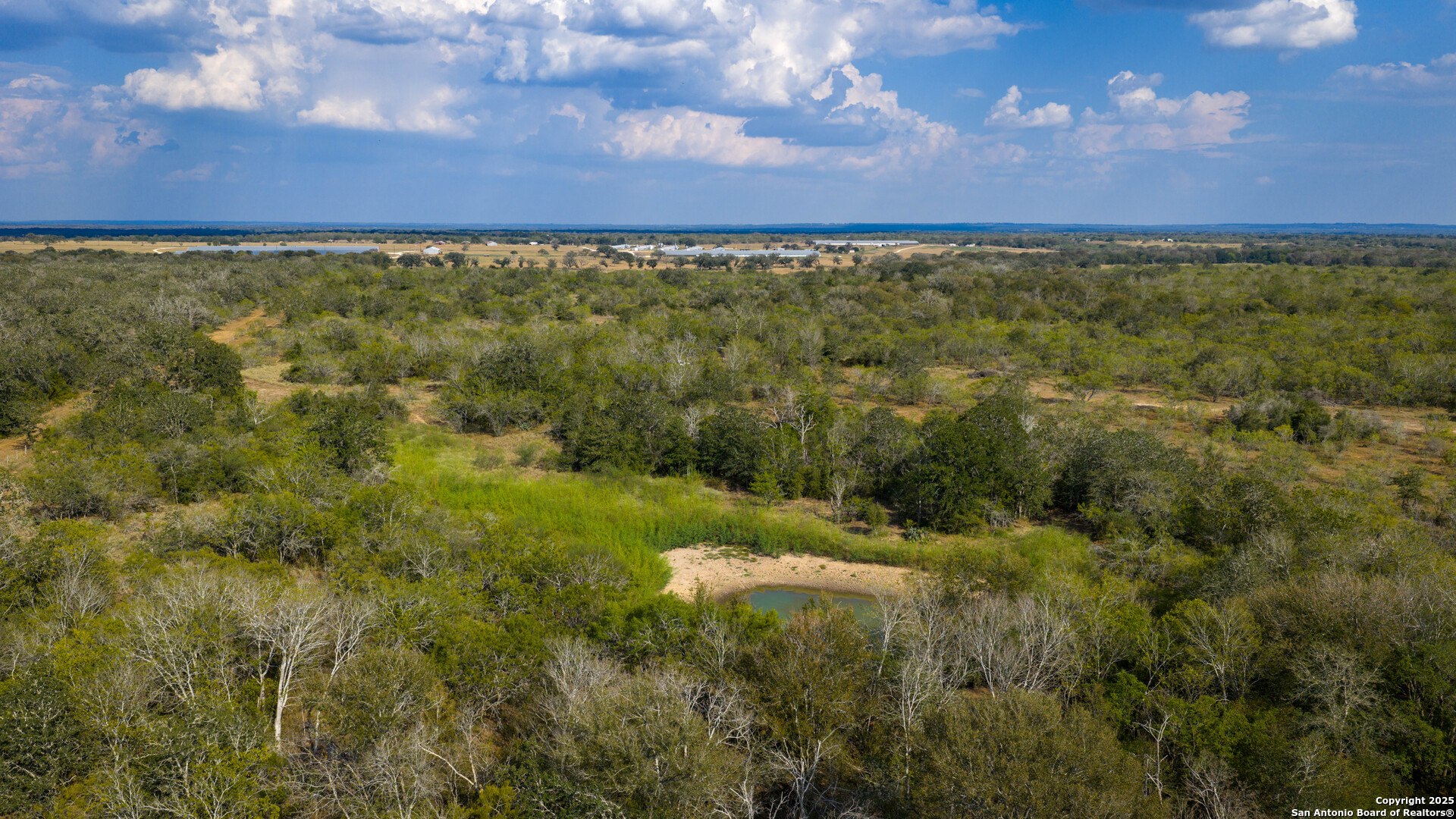 916 County Road 421 Waelder TX 78959
