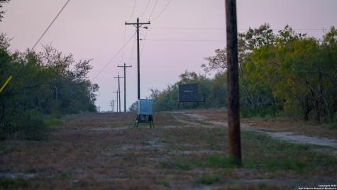 916 County Road 421 Waelder TX 78959