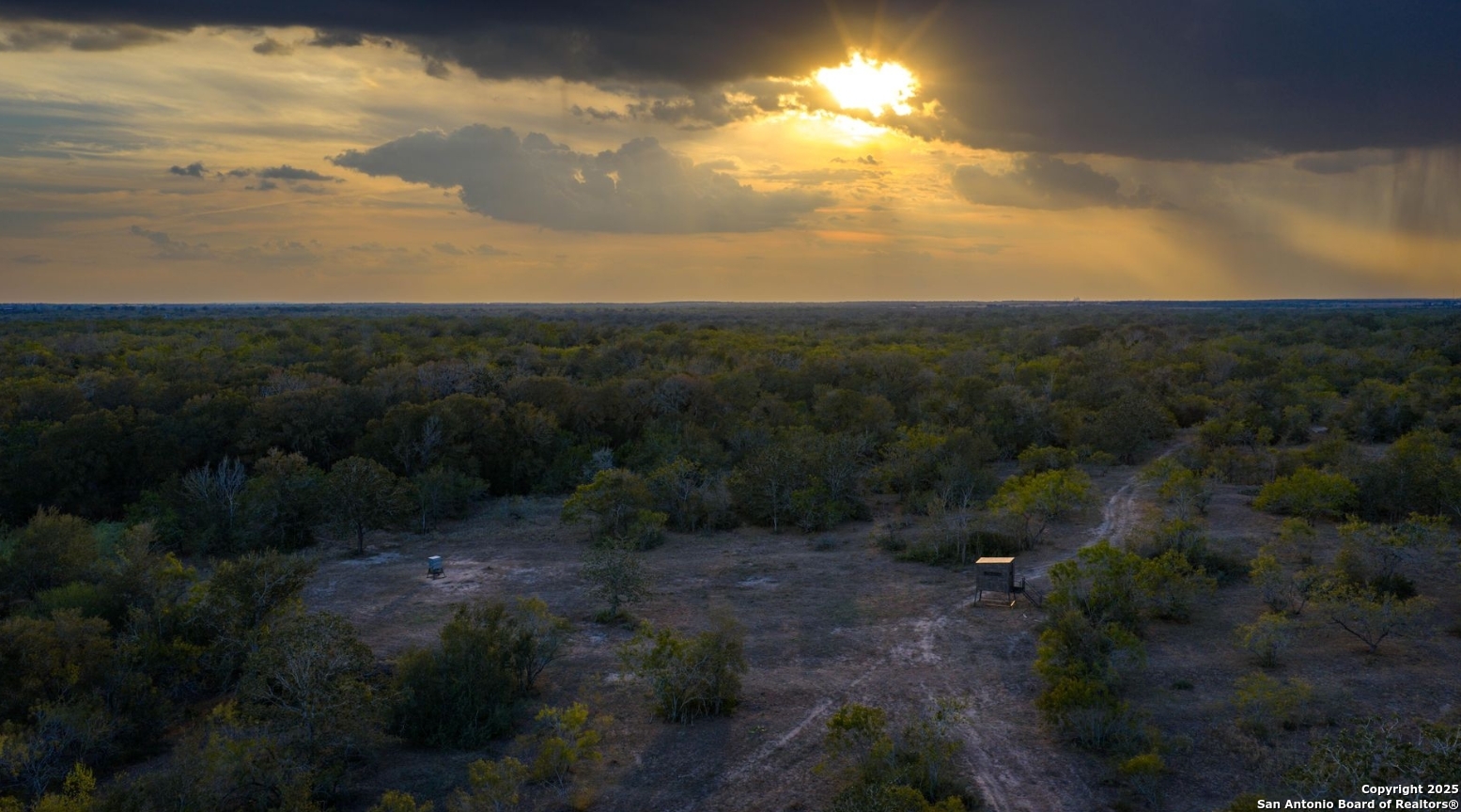 916 County Road 421 Waelder TX 78959