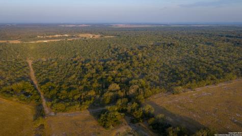 916 County Road 421 Waelder TX 78959