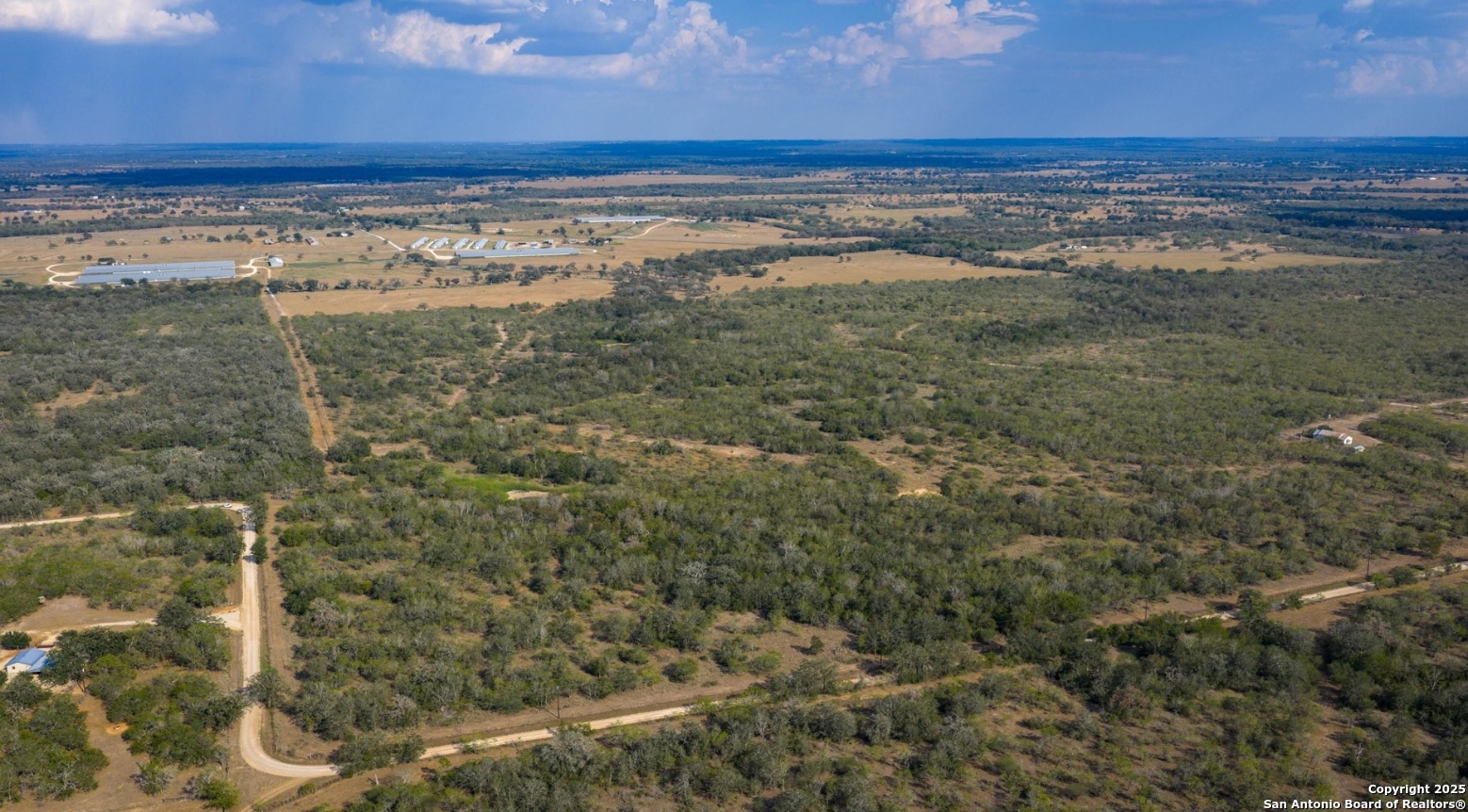 916 County Road 421 Waelder TX 78959