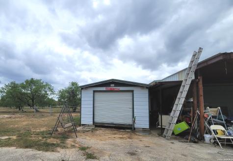 21.16 1951 Dowdy Road Seguin TX 78155