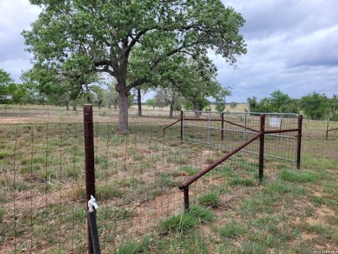 21.16 1951 Dowdy Road Seguin TX 78155