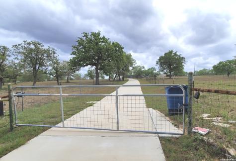 21.16 1951 Dowdy Road Seguin TX 78155