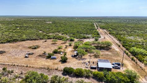 2252 E Frontier 5 Freer TX 78384