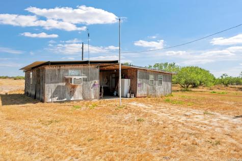 2252 E Frontier 5 Freer TX 78384
