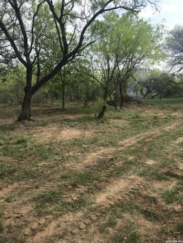 946 County Road 2863 Bigfoot TX 78006