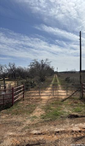 946 County Road 2863 Bigfoot TX 78006