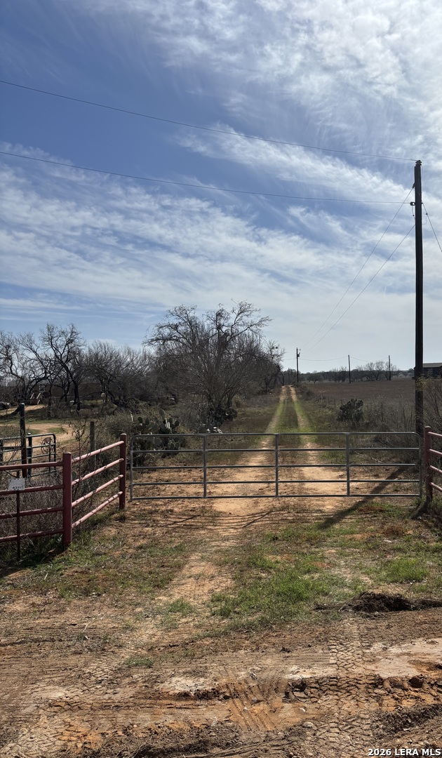 946 County Road 2863 Bigfoot TX 78006