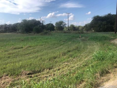 13609 Jarratt Road Atascosa TX 78002