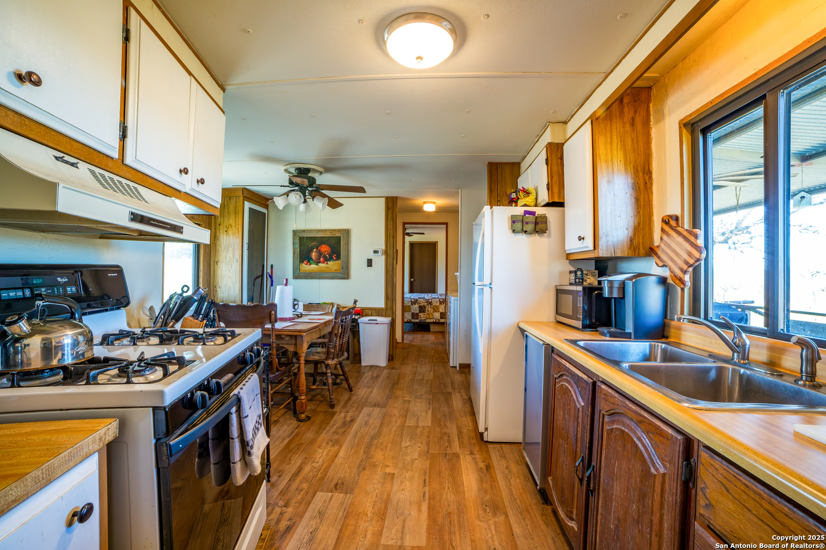 762 Cr 108 Floresville TX 78114