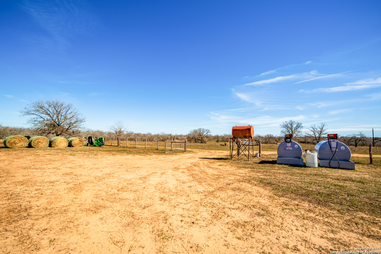 762 Cr 108 Floresville TX 78114