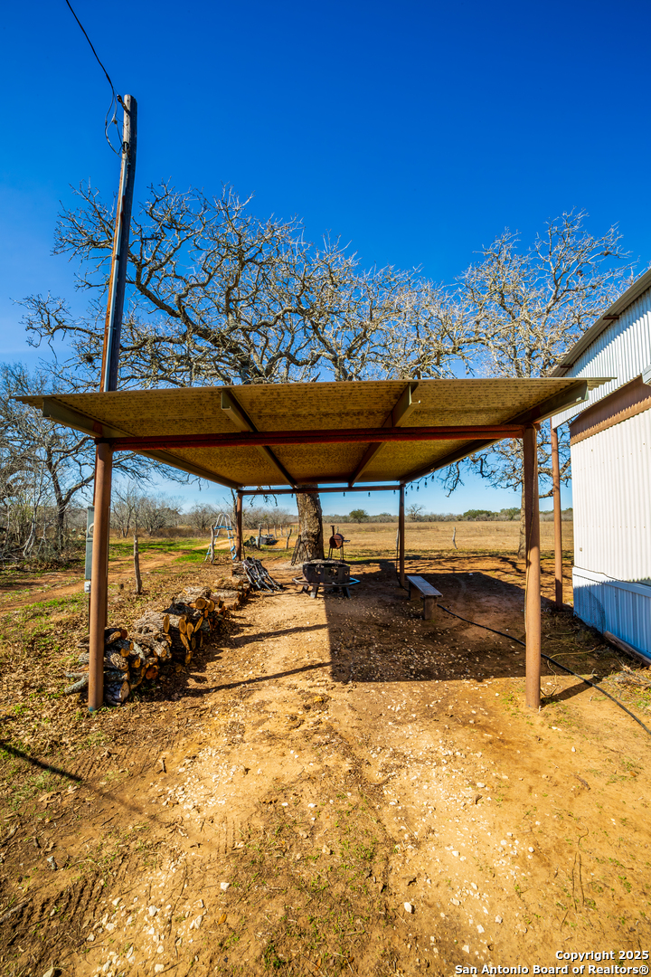 762 Cr 108 Floresville TX 78114