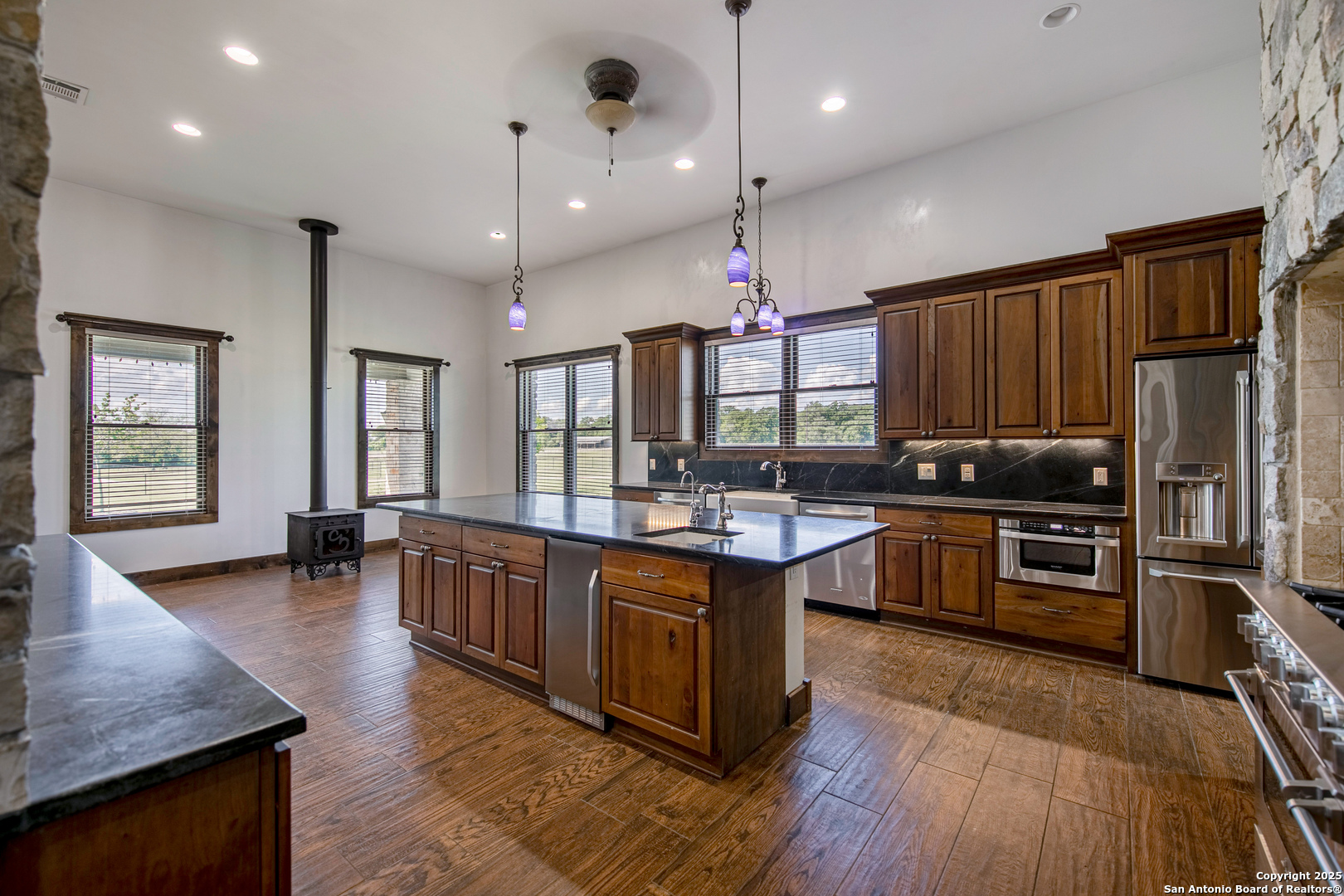 9560 Old Colony Line Road Dale TX 78616