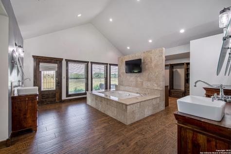 9560 Old Colony Line Road Dale TX 78616
