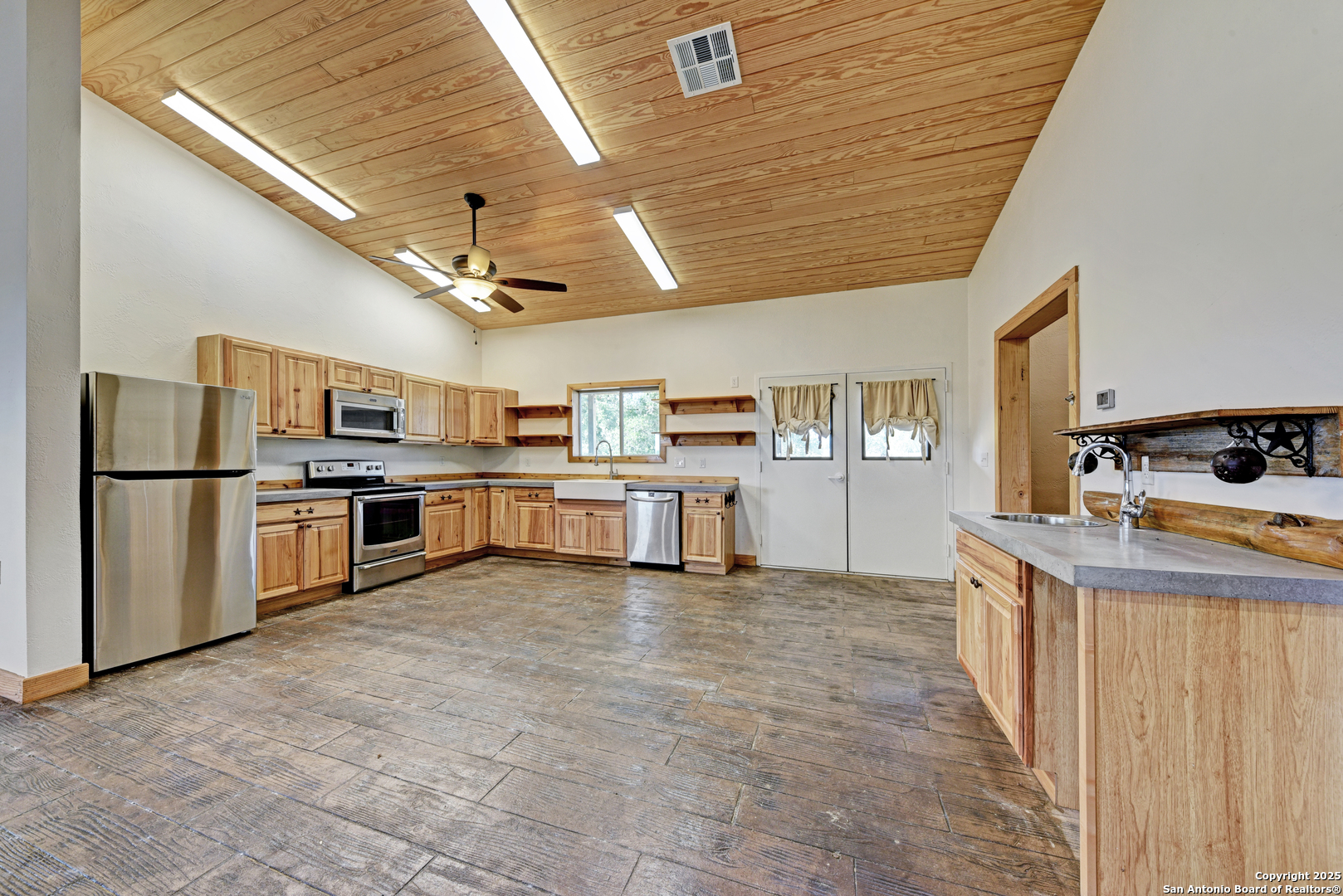 9560 Old Colony Line Road Dale TX 78616