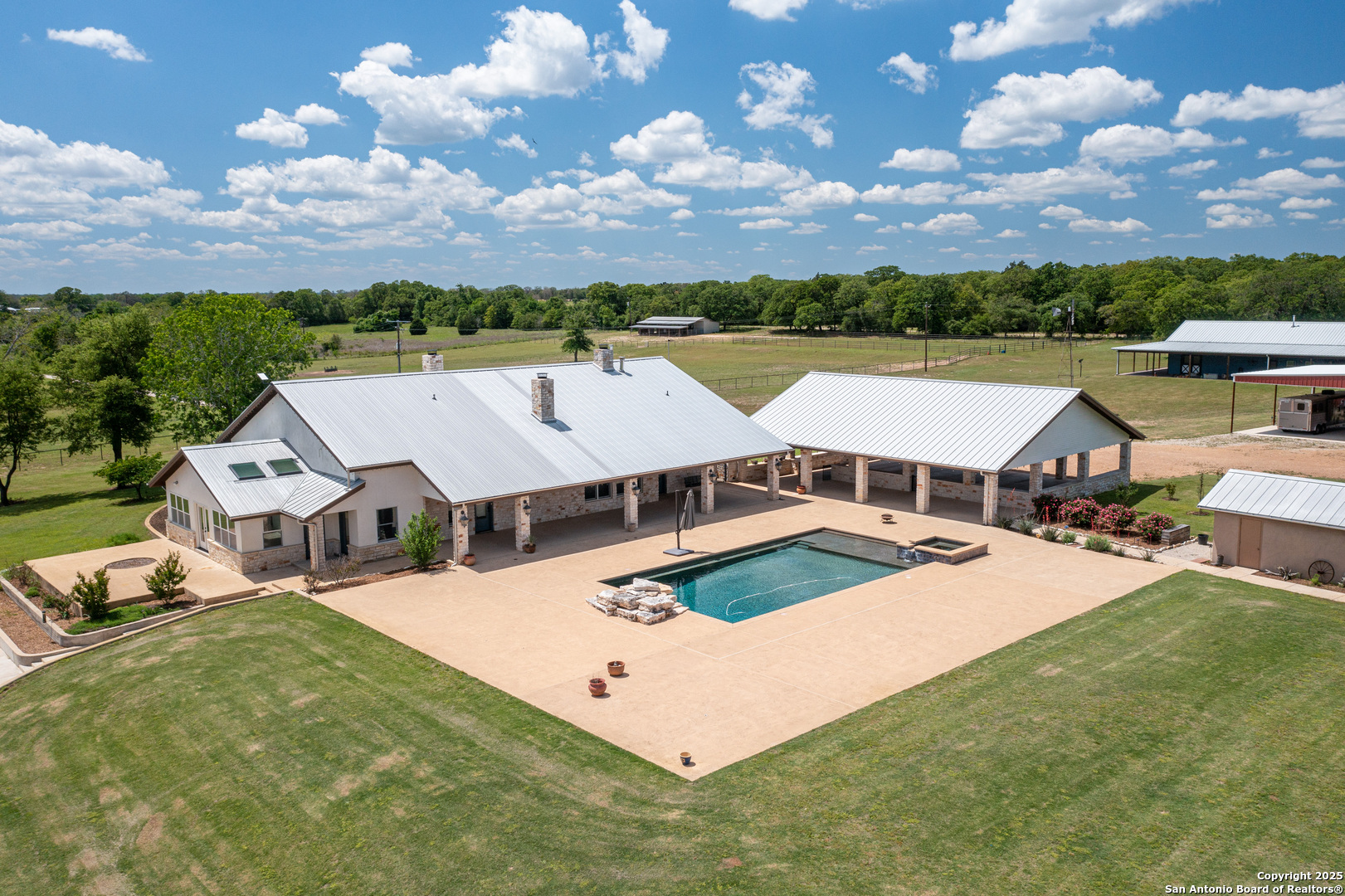 9560 Old Colony Line Road Dale TX 78616