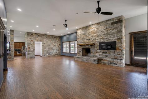 9560 Old Colony Line Road Dale TX 78616