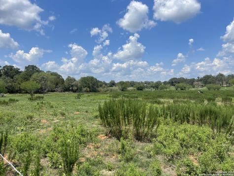 3505 County Road 476 Nixon TX 78140