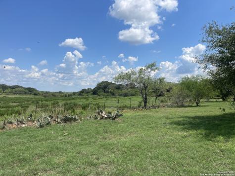 3505 County Road 476 Nixon TX 78140