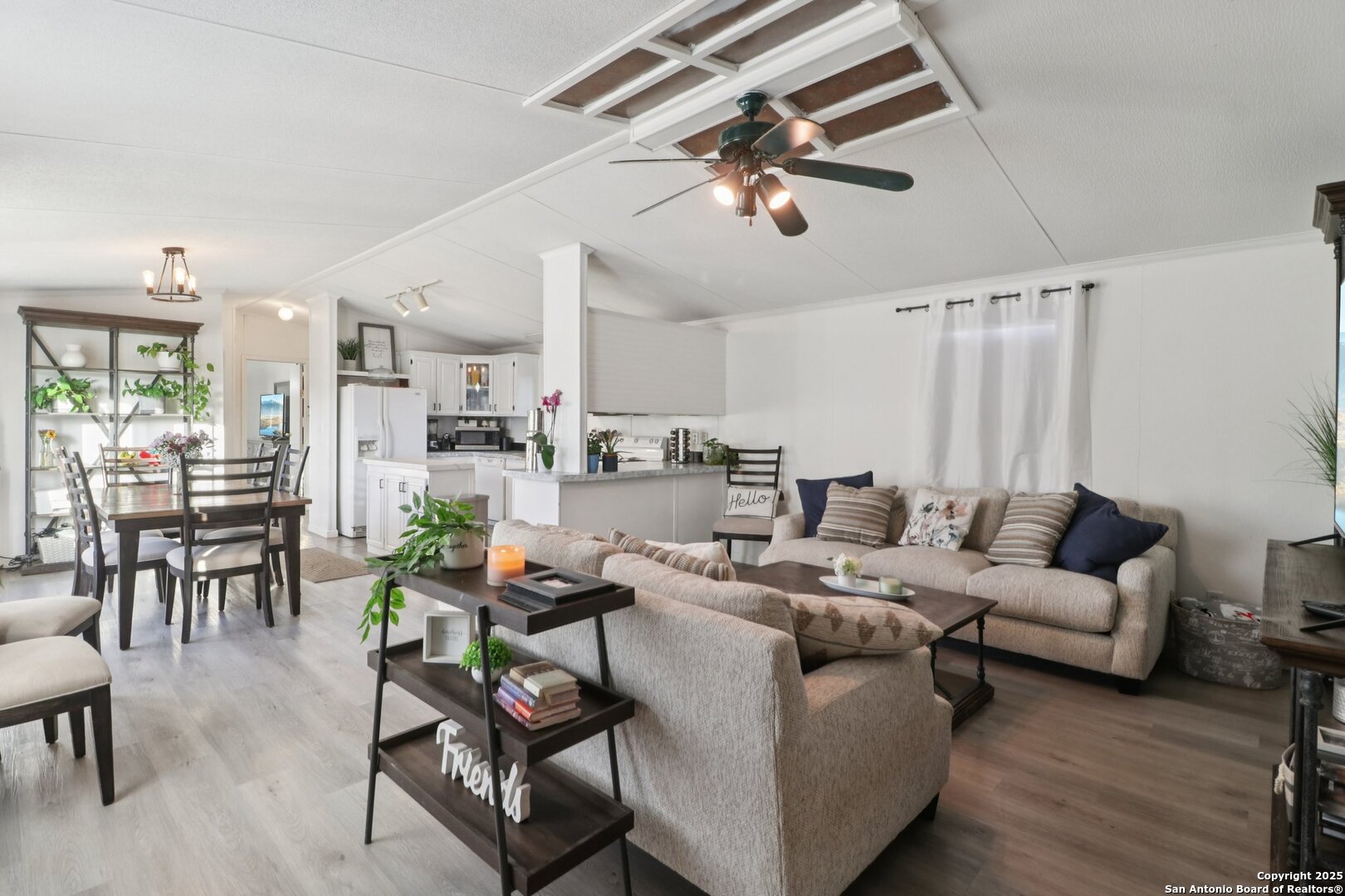 160 Deer View Pipe Creek TX 78063