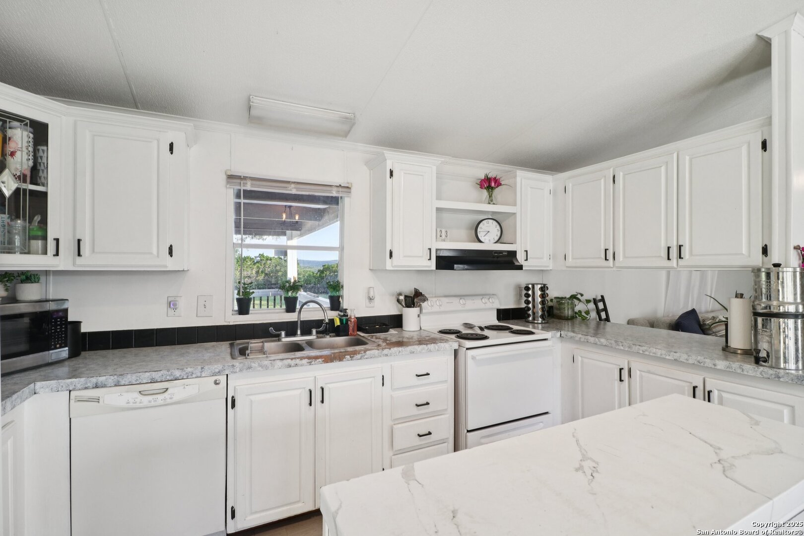 160 Deer View Pipe Creek TX 78063