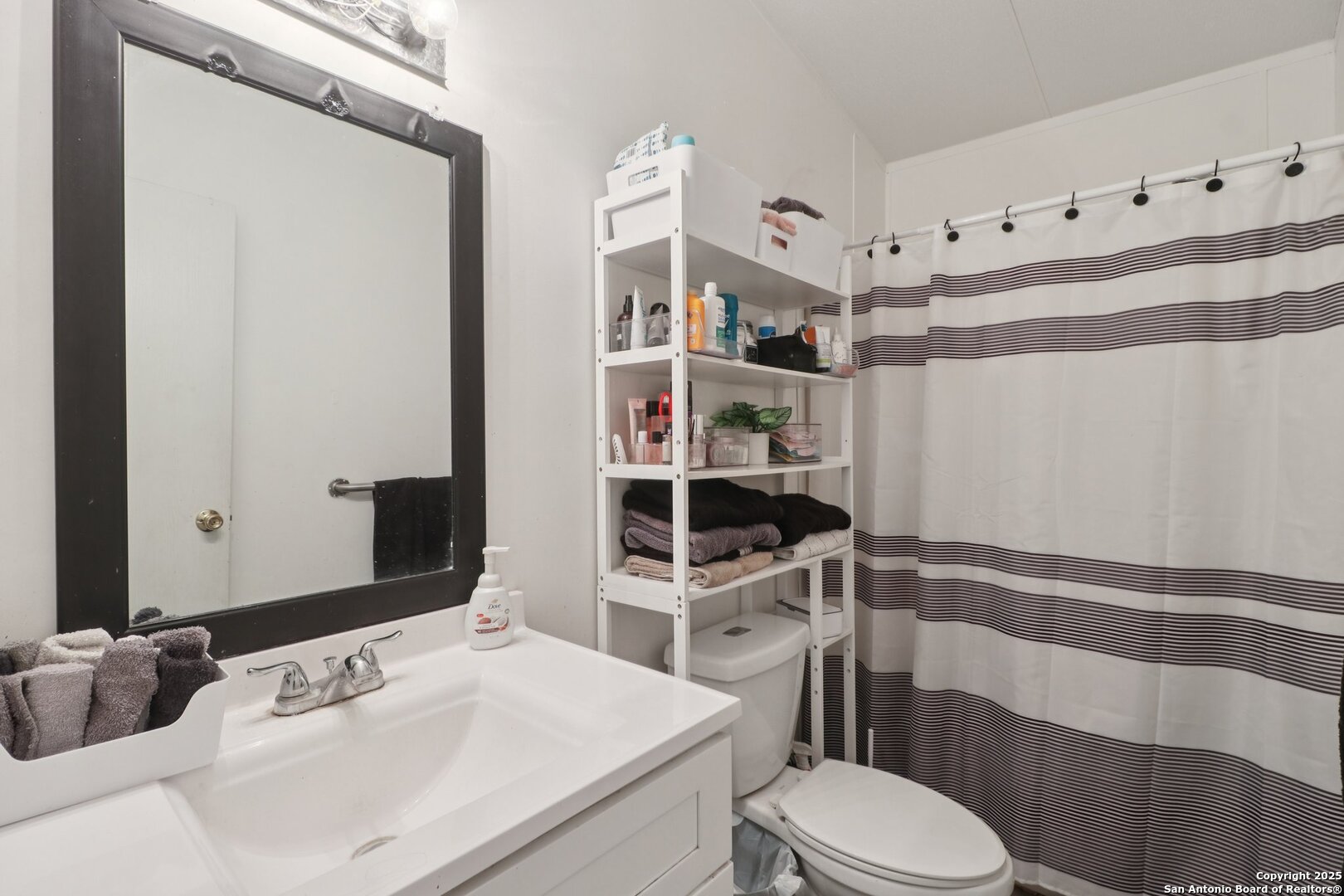 160 Deer View Pipe Creek TX 78063