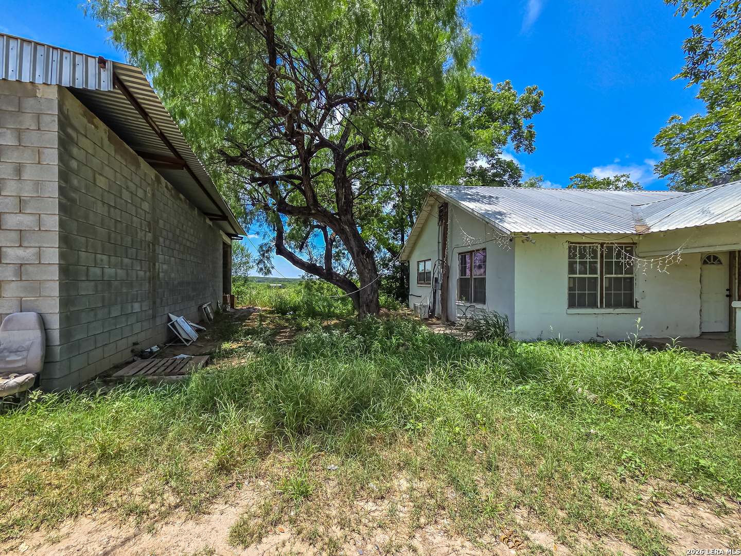 1398 W Moore Avenue Quemado TX 78877
