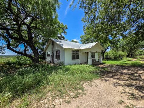 1398 W Moore Avenue Quemado TX 78877