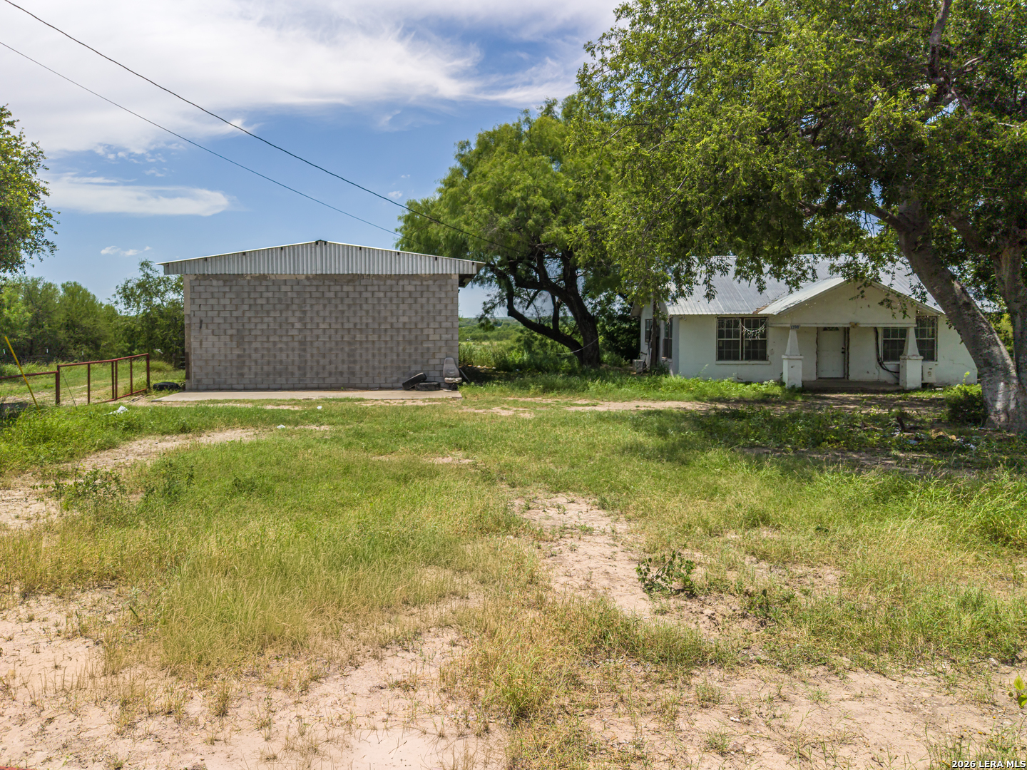 1398 W Moore Avenue Quemado TX 78877