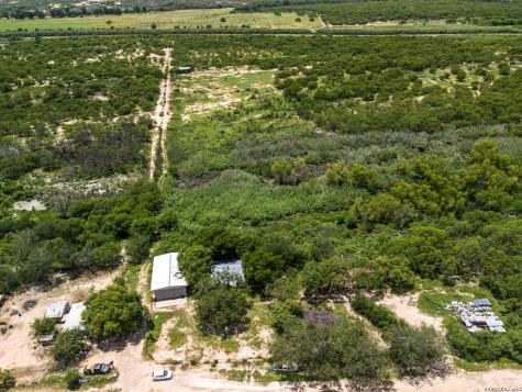 1398 W Moore Avenue Quemado TX 78877