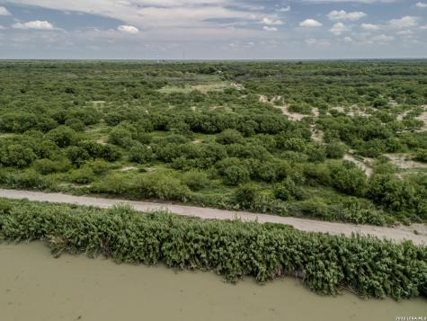 1398 W Moore Avenue Quemado TX 78877