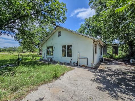 1398 W Moore Avenue Quemado TX 78877