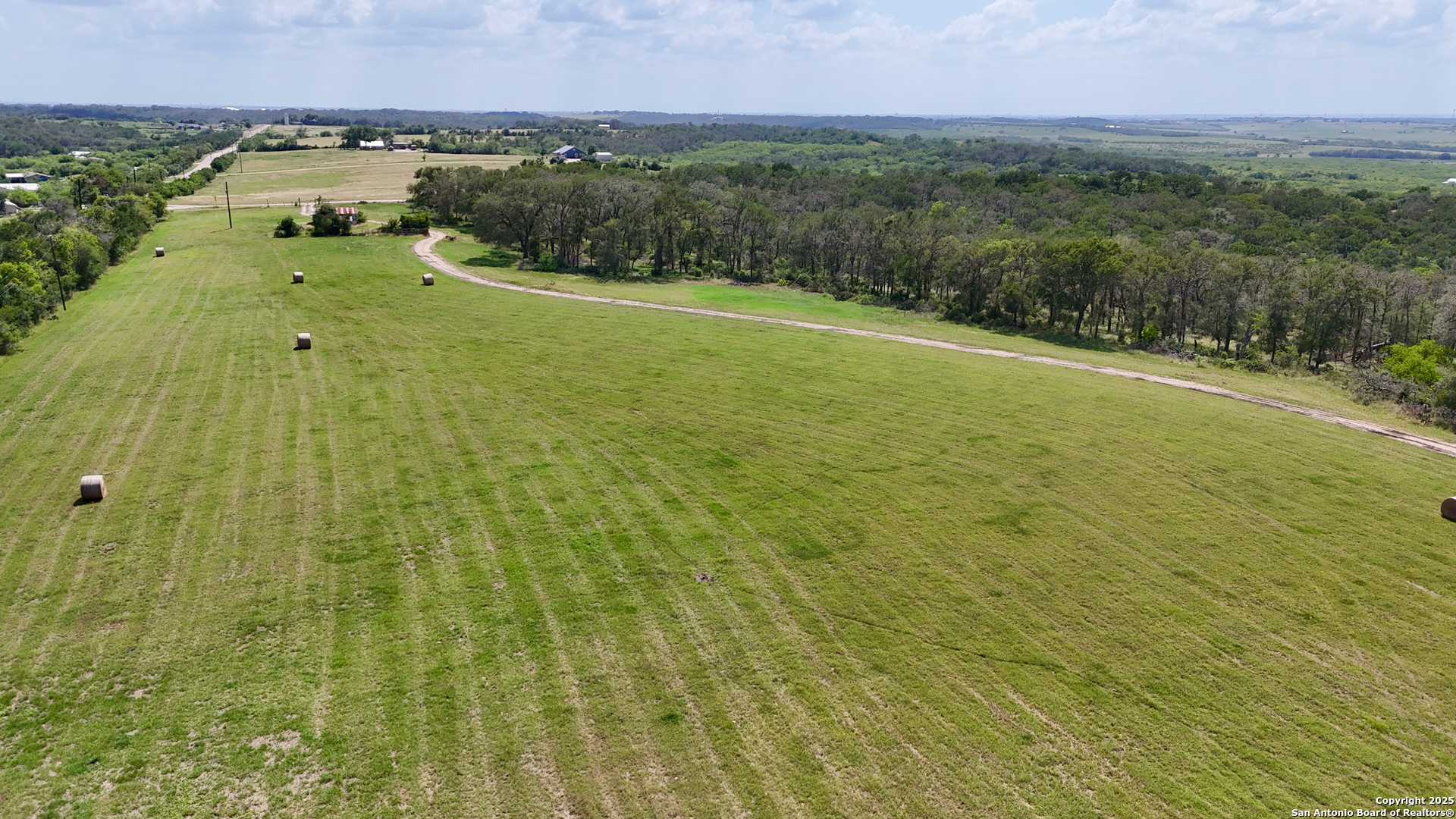 2725 Old Lehmann Seguin TX 78155