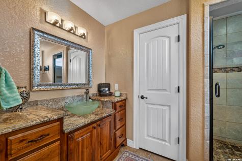 165 Pr 8250 Kenedy TX 78151