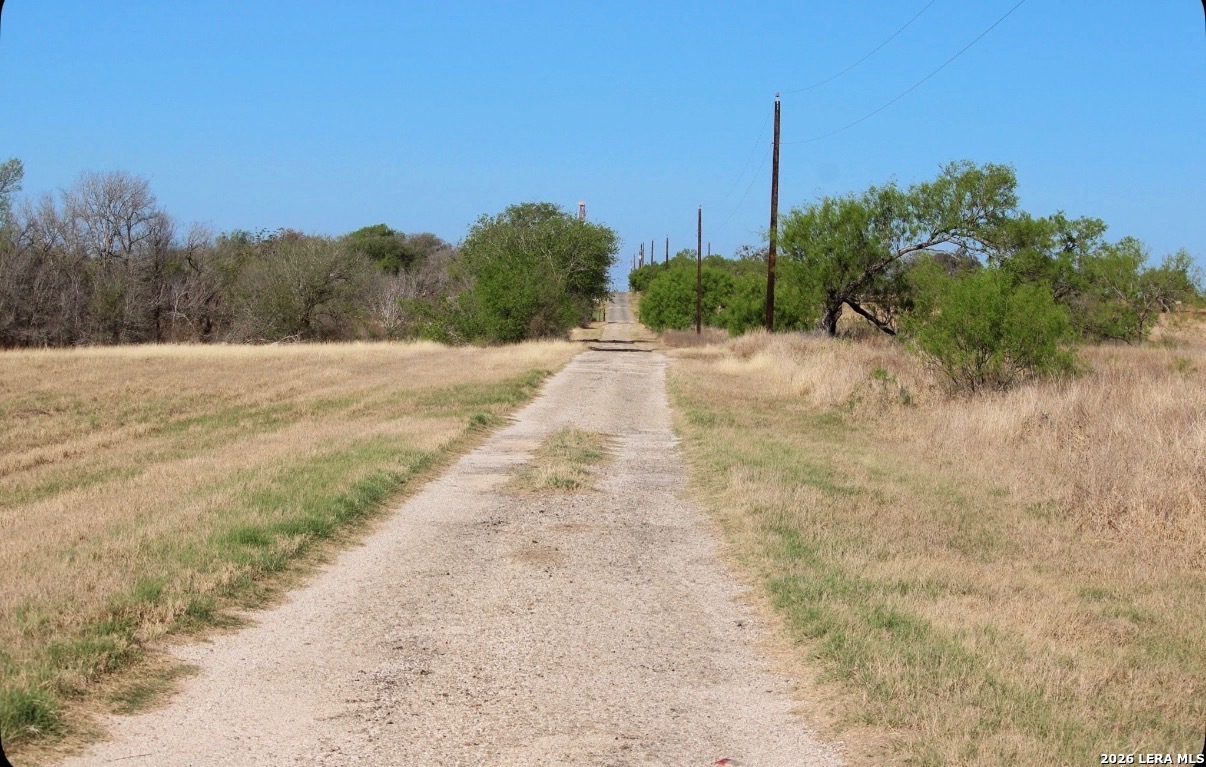 435 County Road 7715 Devine TX 78016