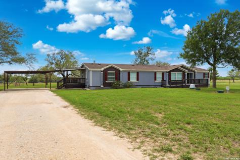5975 County Road 277 Gillett TX 78116