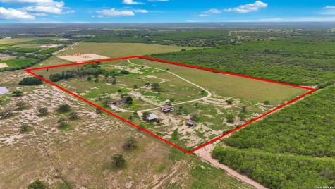5975 County Road 277 Gillett TX 78116