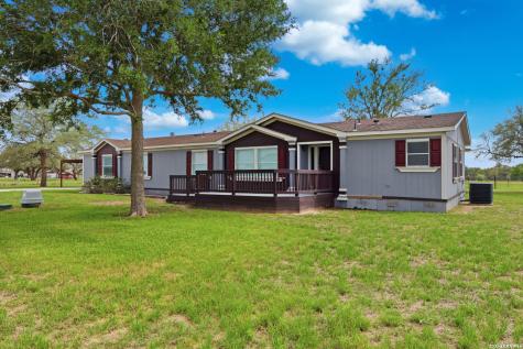 5975 County Road 277 Gillett TX 78116