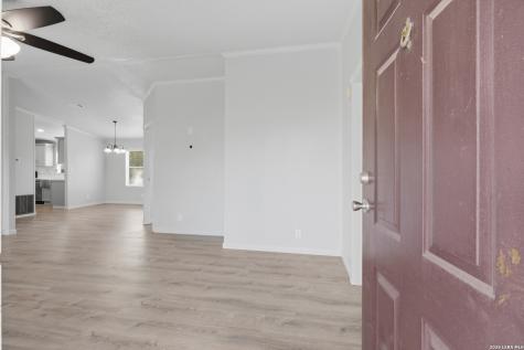 5975 County Road 277 Gillett TX 78116