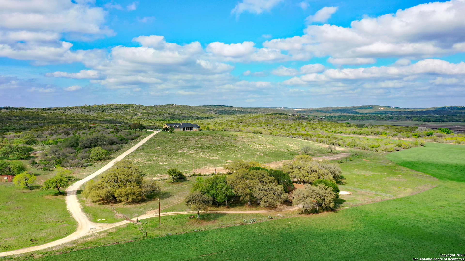 208 Private Road 378 Rio Medina TX 78066