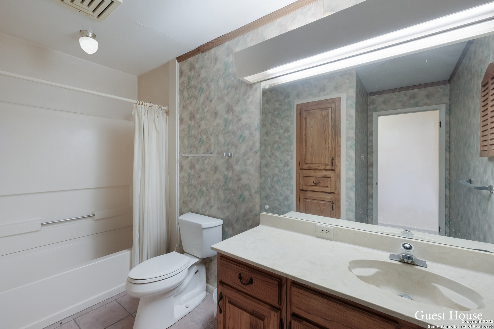 208 Private Road 378 Rio Medina TX 78066
