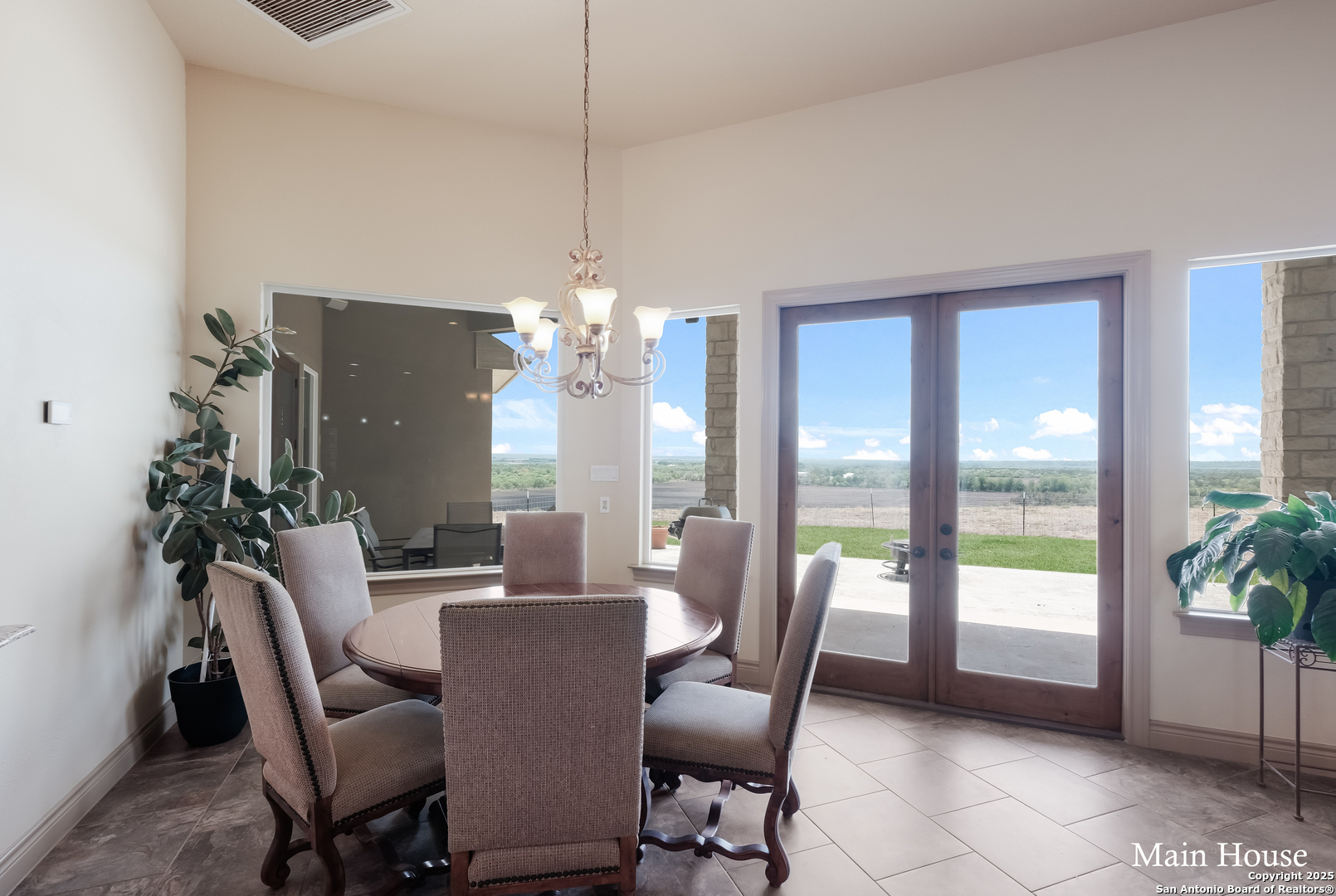 208 Private Road 378 Rio Medina TX 78066