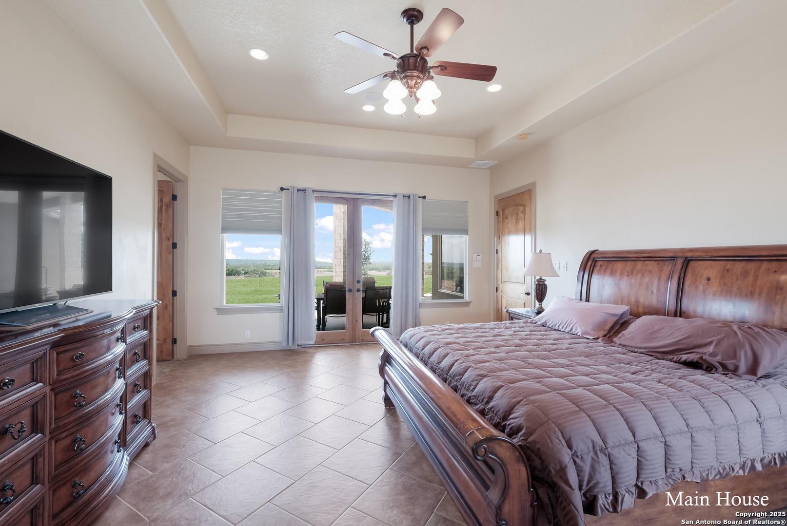 208 Private Road 378 Rio Medina TX 78066