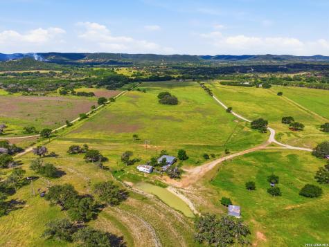 18954 State Highway 16 N Medina TX 78055
