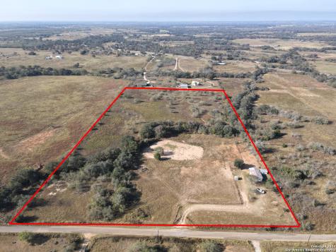 3667 County Road 427 Stockdale TX 78160