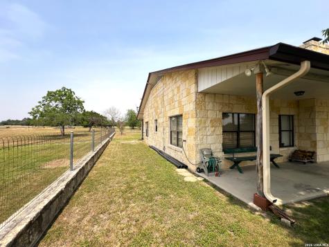 1220 Flying T Ranch Bandera TX 78003