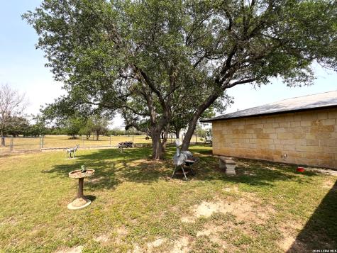 1220 Flying T Ranch Bandera TX 78003