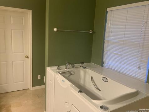 1912 Seminole Trail Dale TX 78616